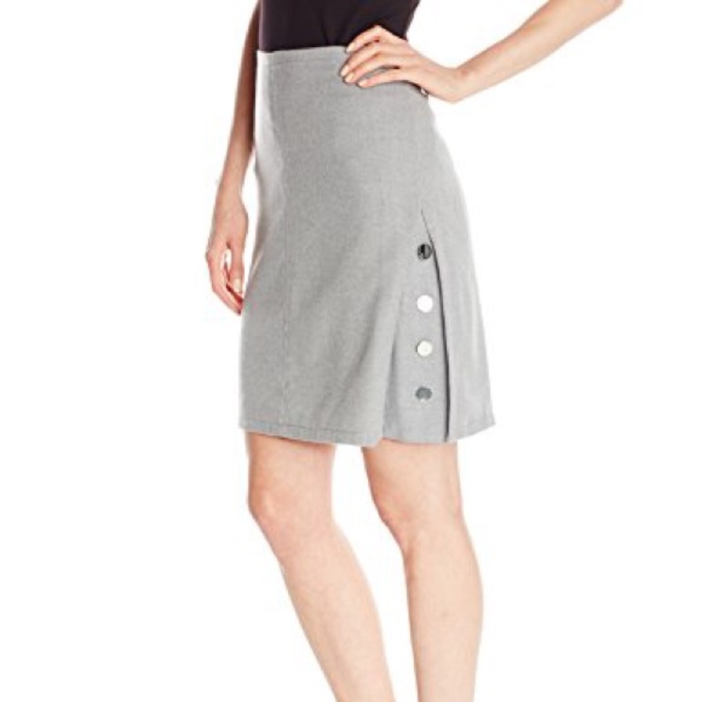 NWT Anne Klein Light Gray Skirt 10 Knee-length